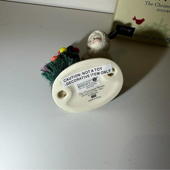 New Department 56 Snowbabies  The Christmas Mouse Figurine Disney 2011 - Picture 4 of 7